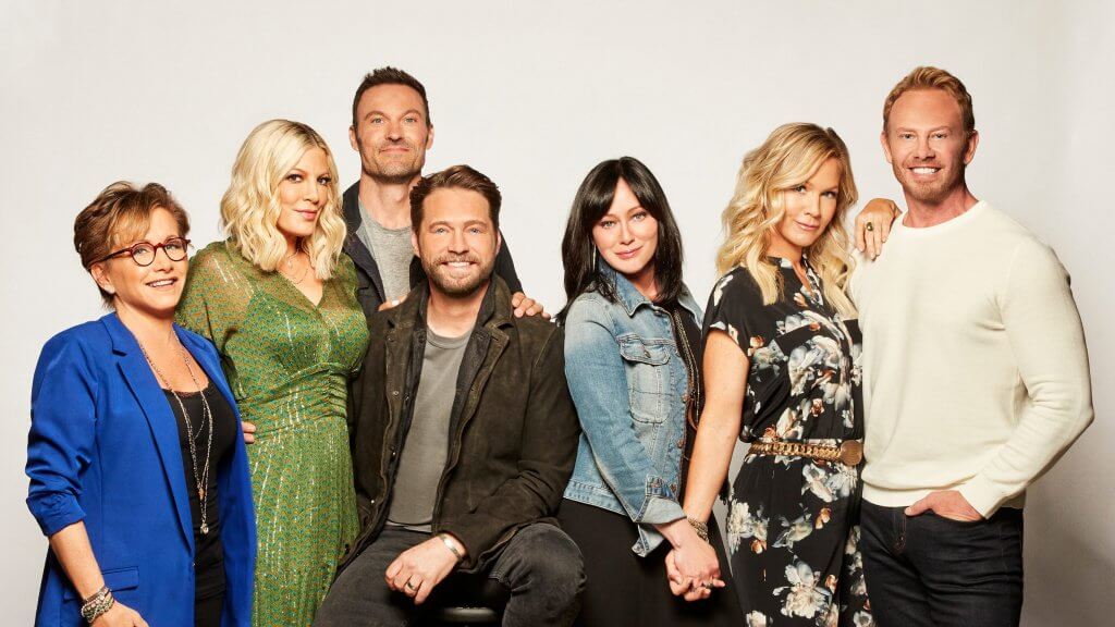 Shannen Doherty with 6 other cast members of 90210 