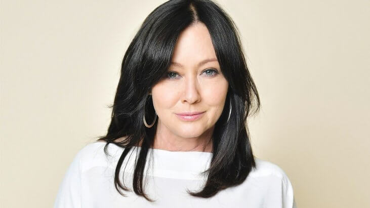 As Shannen Doherty 49 Battles Advanced Breast Cancer She Says Goodbye To 2020 And Looks To Brighter Days Ahead In 2021 Survivornet