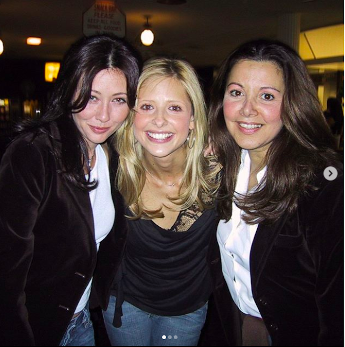 Shannen Doherty pictured with Sarah Michell and Gellar Deborah