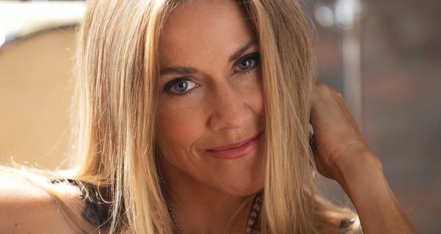 Sheryl Crow Almost Skipped Mammogram Diagnosed At 44 Survivornet 
