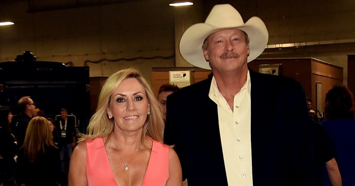 Country Music Memories: Alan Jackson Marries Denise Jackson