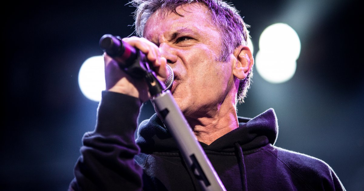 Q&A: Iron Maiden's Bruce Dickinson on Beating Cancer and Late-Career  Stagnation