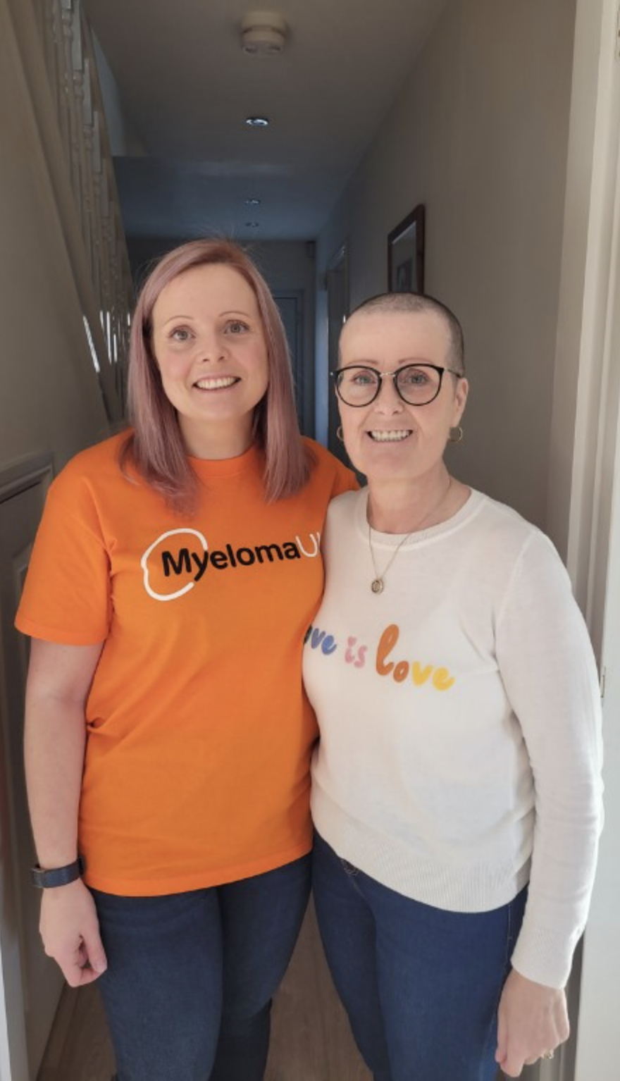 Daughter Shaves Head During Mom's Multiple Myeloma battle