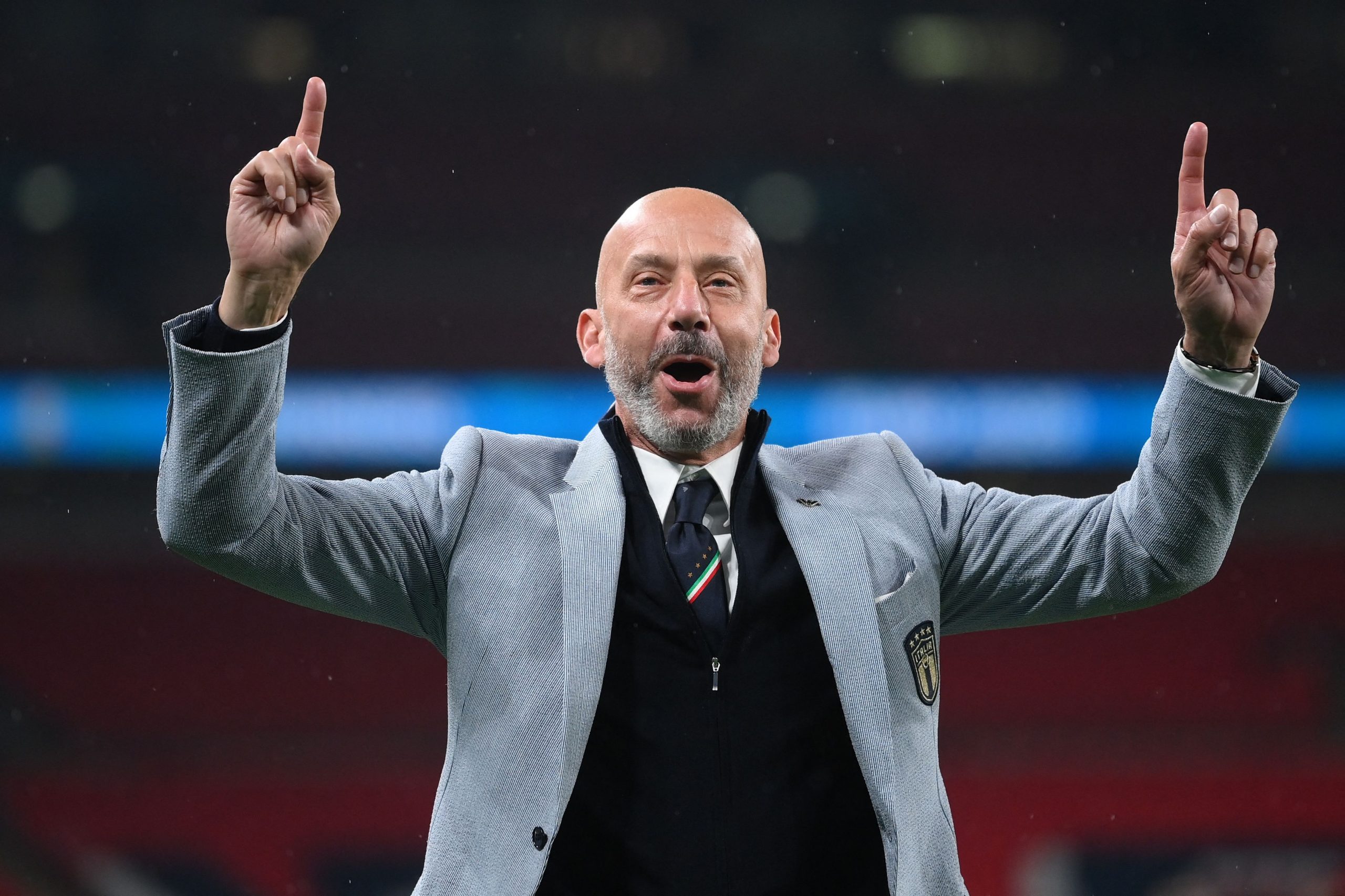 Gianluca Vialli steps away from Italy duties for health reasons