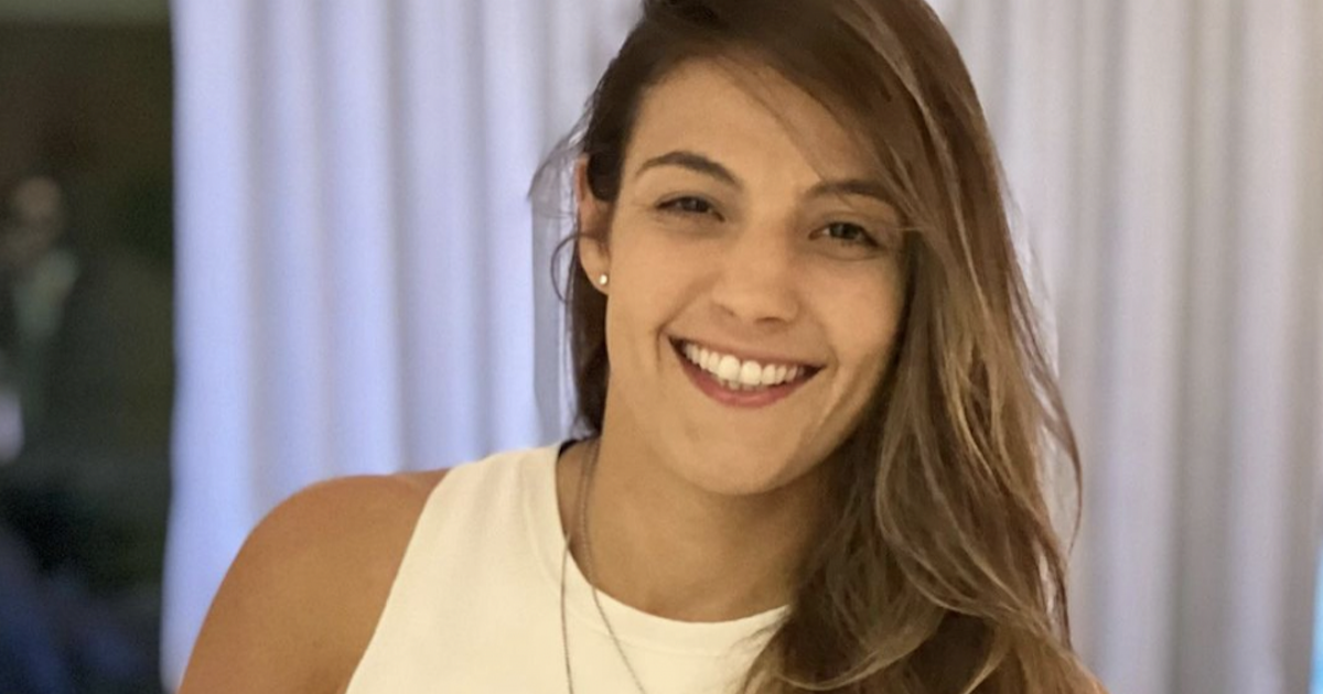 Brazilian MMA Fighter Poliana Botelho Announces Breast Cancer Battle