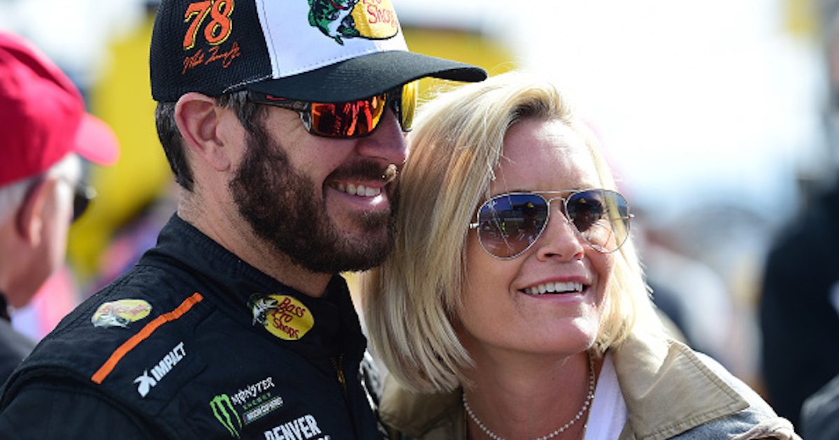 How A Foundation CoFounded By Sherry Pollex Is 'Honoring Cancer Heroes'