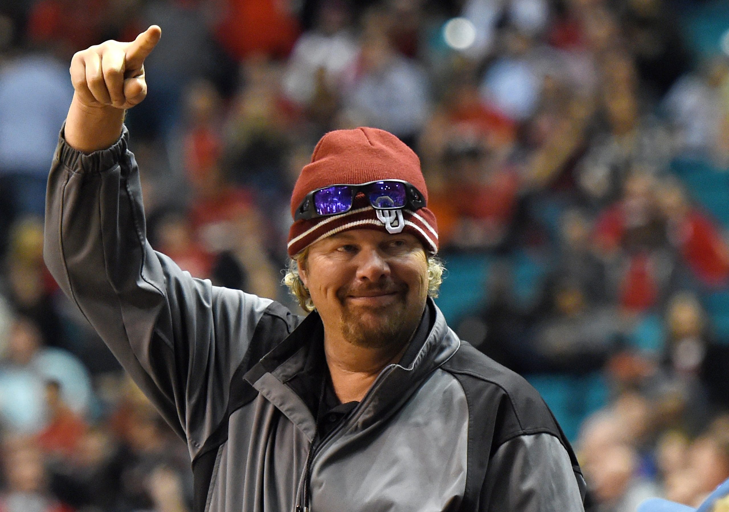 Toby Keith shares update on cancer battle – NBC 5 Dallas-Fort Worth