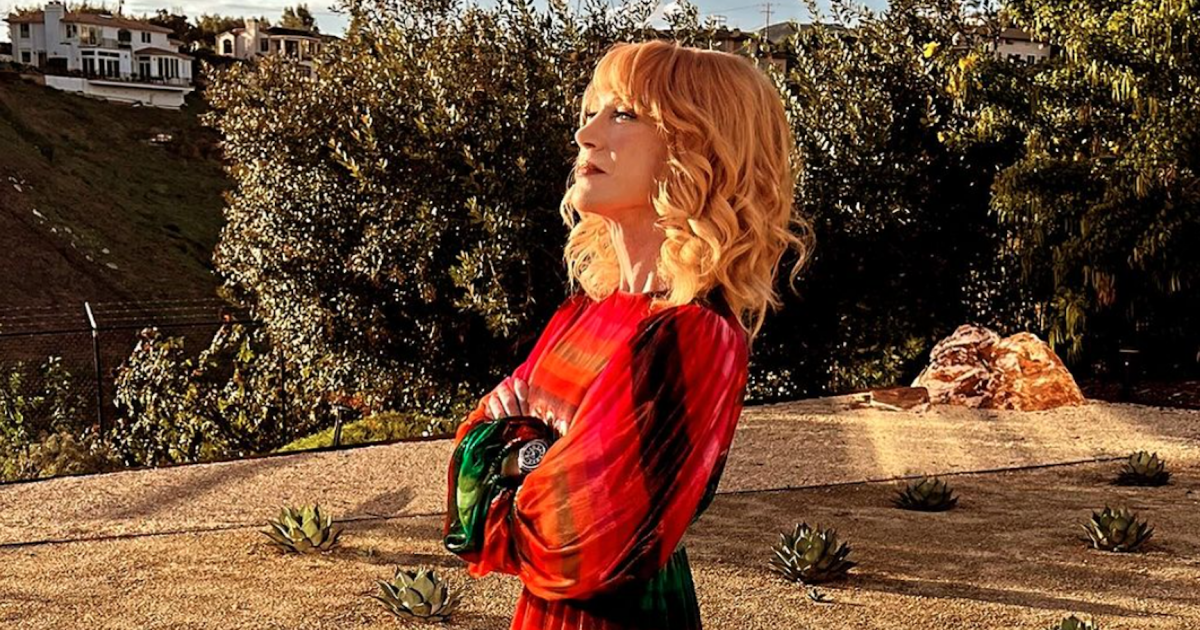 Comeback Queen, Kathy Griffin Undergoes Implant Surgery To Fix ‘Permanently Paralyzed’ Vocal Cord Lung Cancer Treatment: ‘No Talking for Two Weeks’